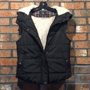COTTON ON - LIGHT WEIGHT - BLACK HOODED VEST